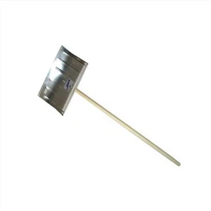 Alumīnija sniega lāpstas ar koka rokturi